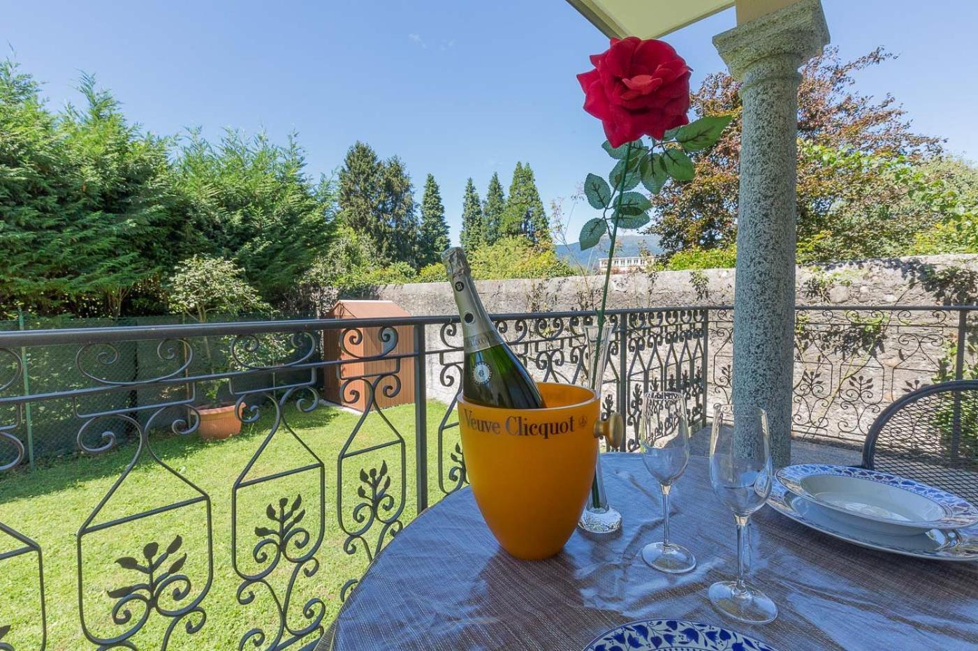 La Petite Dame - Lake Maggiore - 100 M From The Lake Verbania Exterior photo