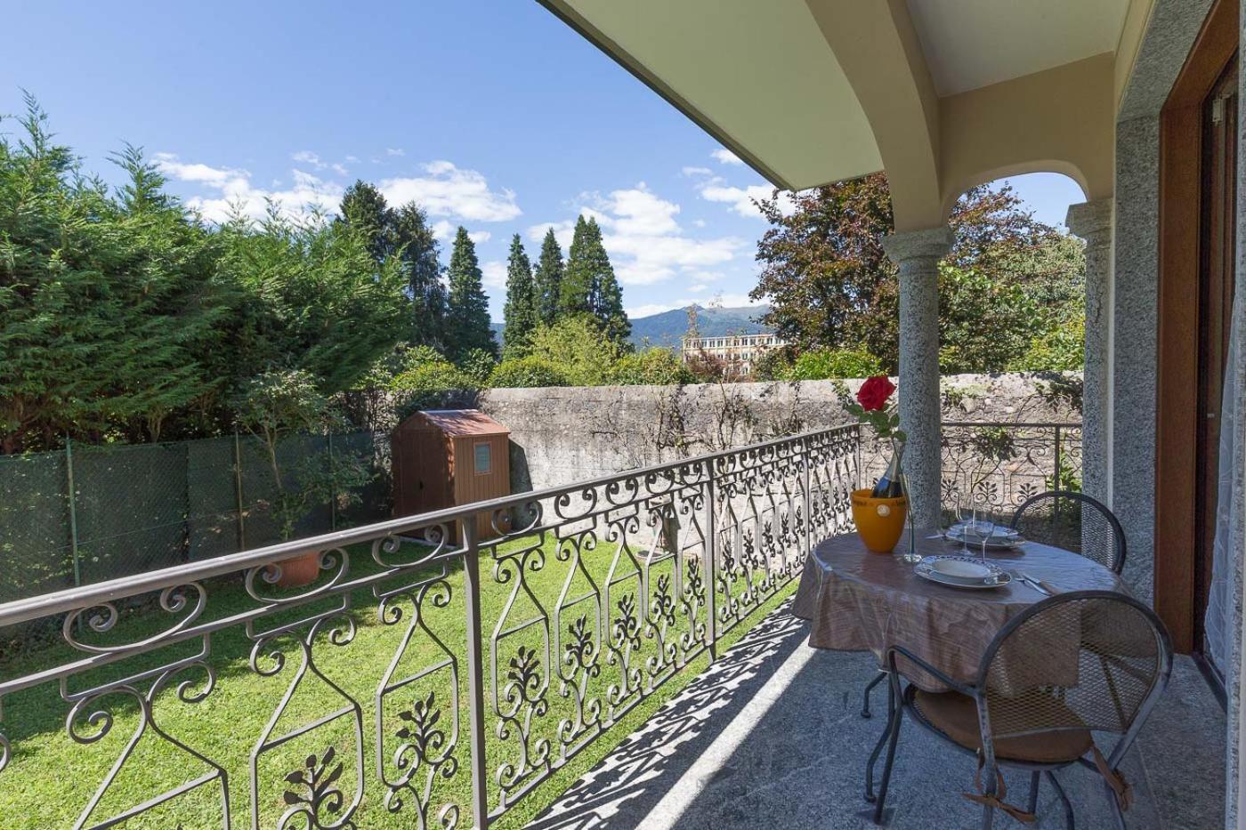La Petite Dame - Lake Maggiore - 100 M From The Lake Verbania Exterior photo