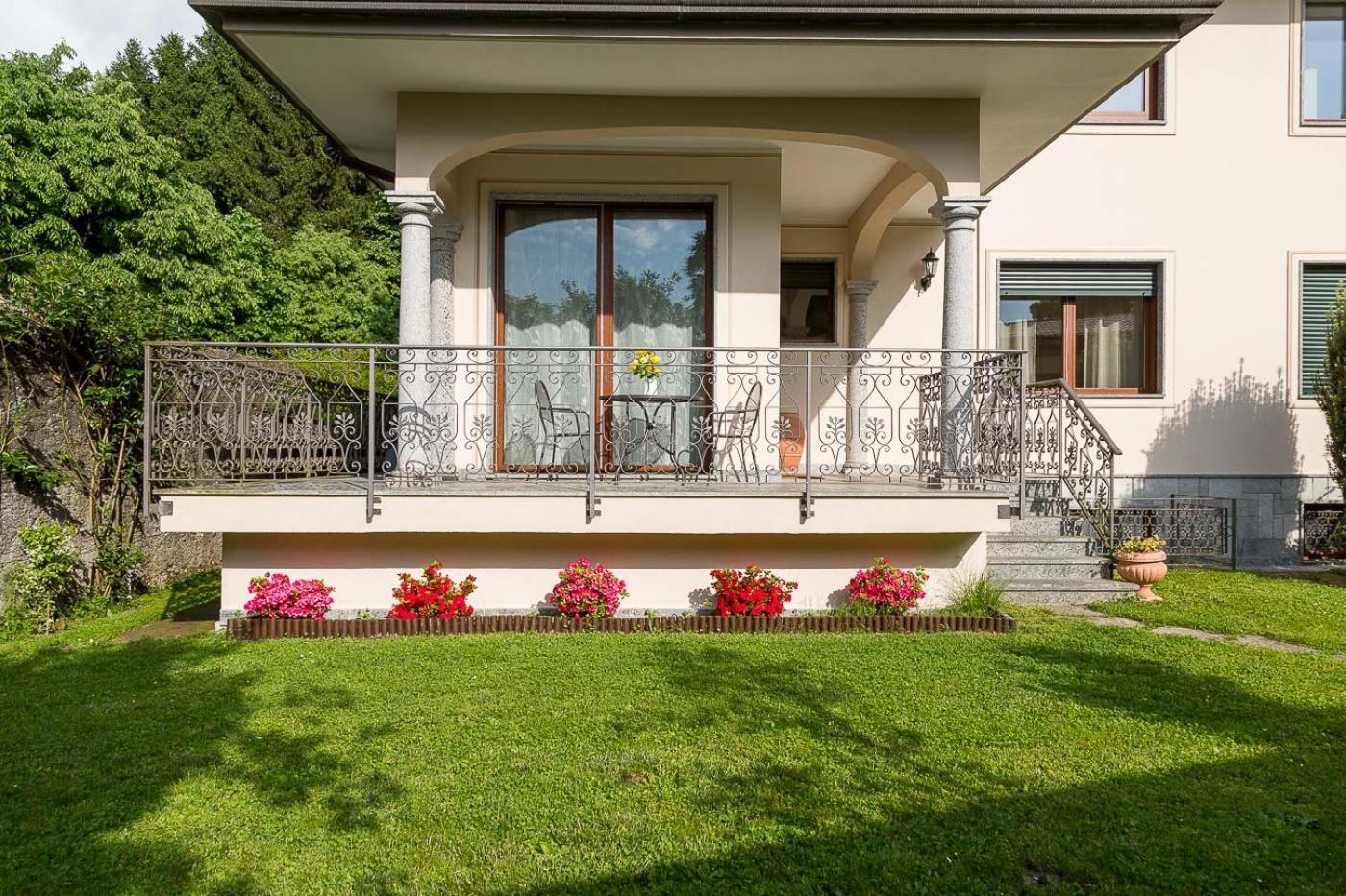 La Petite Dame - Lake Maggiore - 100 M From The Lake Verbania Exterior photo